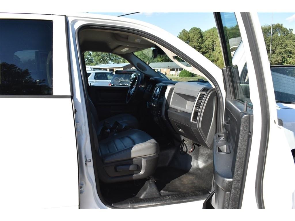 RAM 1500 Tradesman 4x4 Crew Cab 5'7" Box 2018