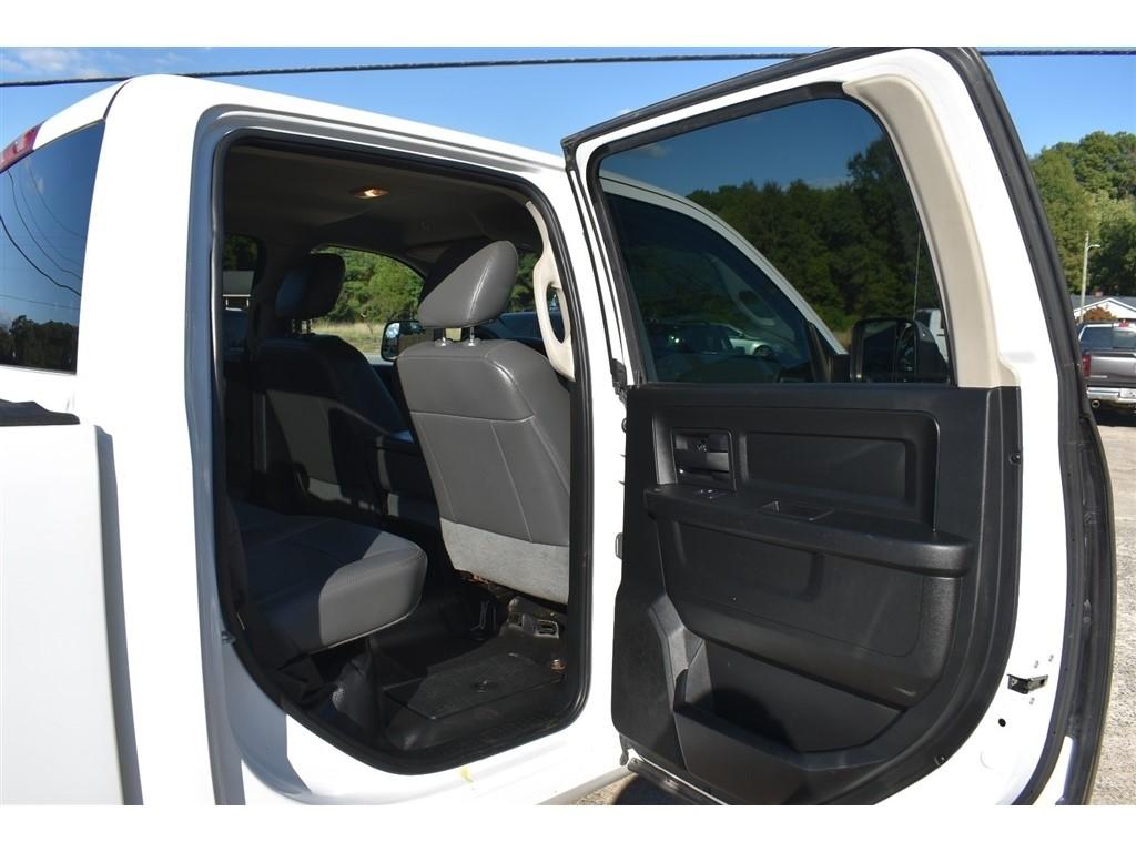 RAM 1500 Tradesman 4x4 Crew Cab 5'7" Box 2018