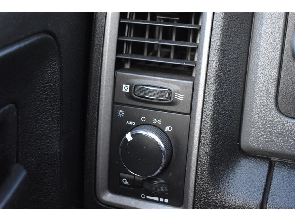 RAM 1500 Tradesman 4x4 Crew Cab 5'7" Box 2018