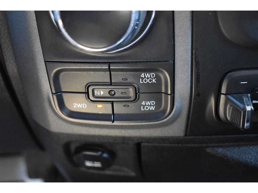 RAM 1500 Tradesman 4x4 Crew Cab 5'7" Box 2018