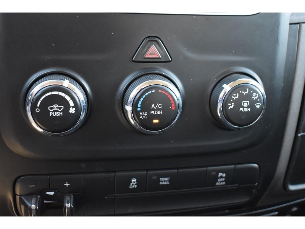 RAM 1500 Tradesman 4x4 Crew Cab 5'7" Box 2018