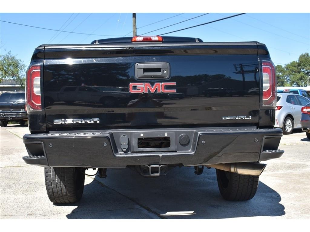 GMC Sierra 1500 4WD Crew Cab 143.5" Denali 2016