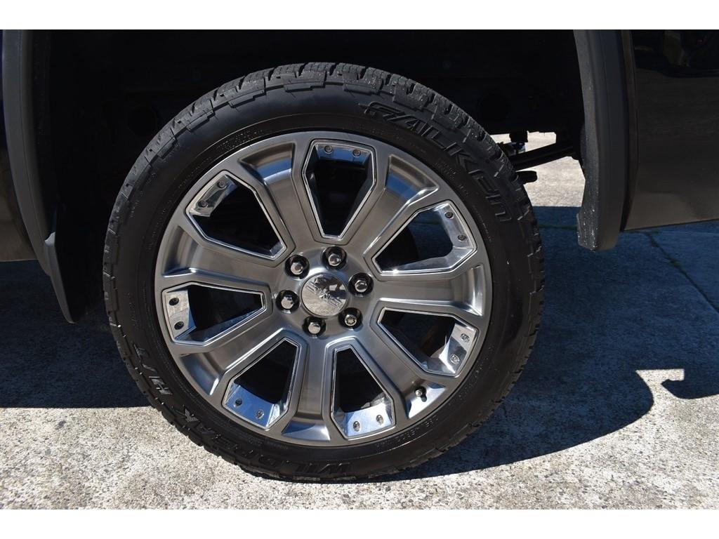 GMC Sierra 1500 4WD Crew Cab 143.5" Denali 2016