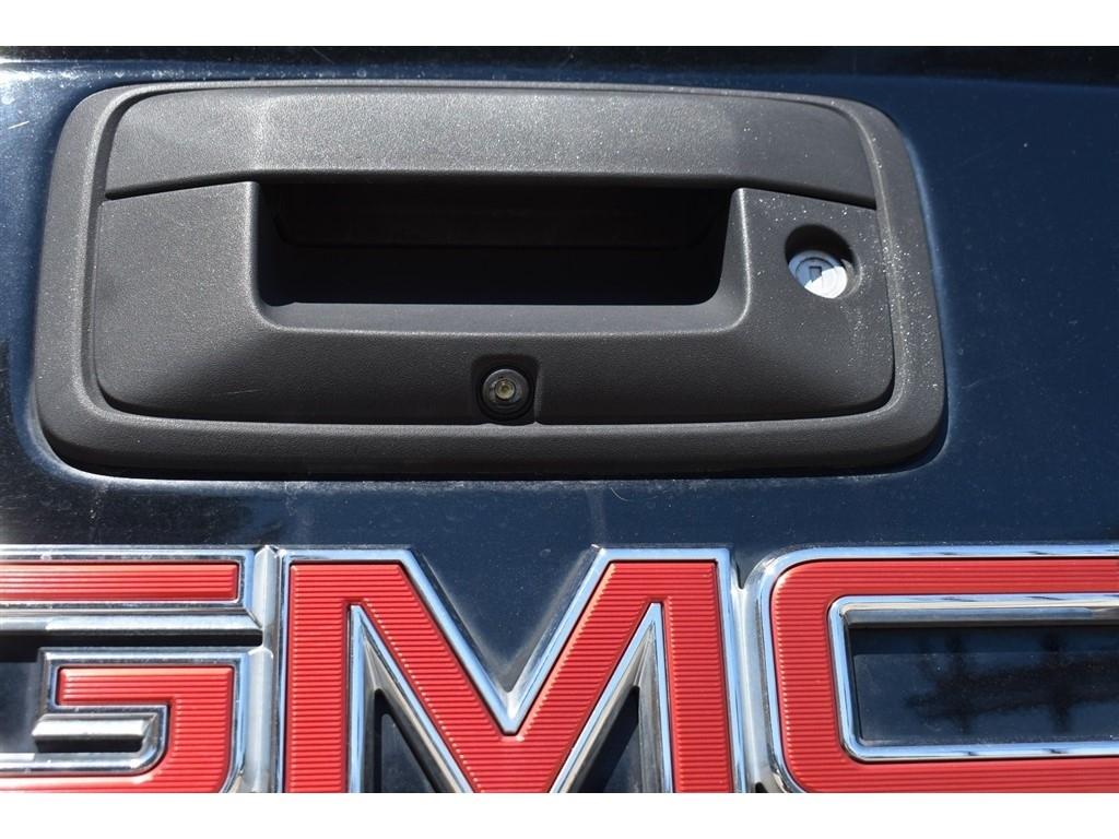 GMC Sierra 1500 4WD Crew Cab 143.5" Denali 2016