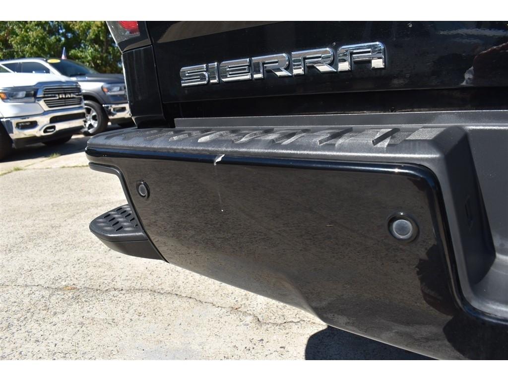 GMC Sierra 1500 4WD Crew Cab 143.5" Denali 2016