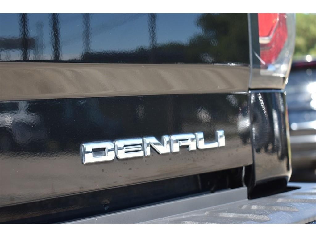 GMC Sierra 1500 4WD Crew Cab 143.5" Denali 2016