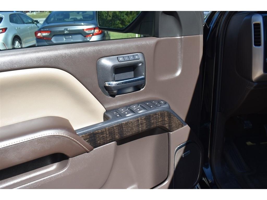 GMC Sierra 1500 4WD Crew Cab 143.5" Denali 2016
