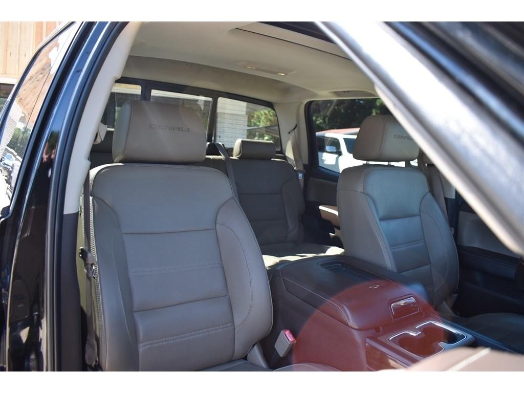 GMC Sierra 1500 4WD Crew Cab 143.5" Denali 2016