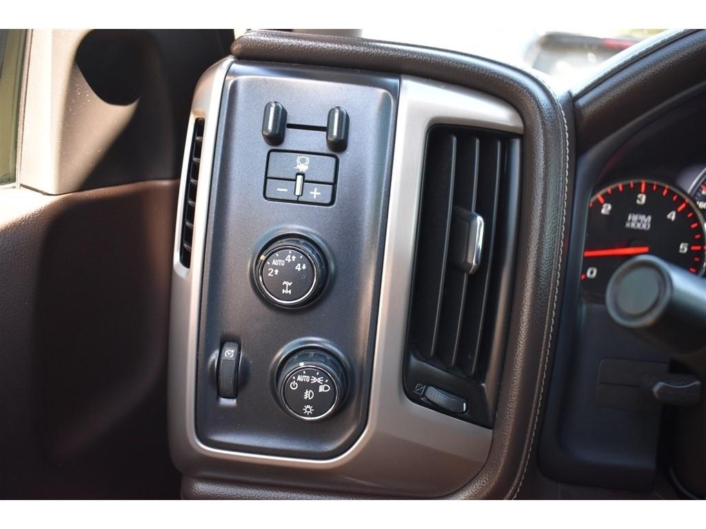 GMC Sierra 1500 4WD Crew Cab 143.5" Denali 2016
