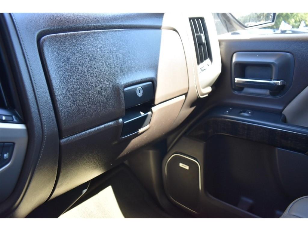 GMC Sierra 1500 4WD Crew Cab 143.5" Denali 2016