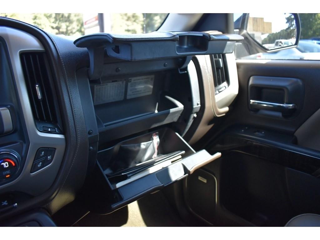 GMC Sierra 1500 4WD Crew Cab 143.5" Denali 2016