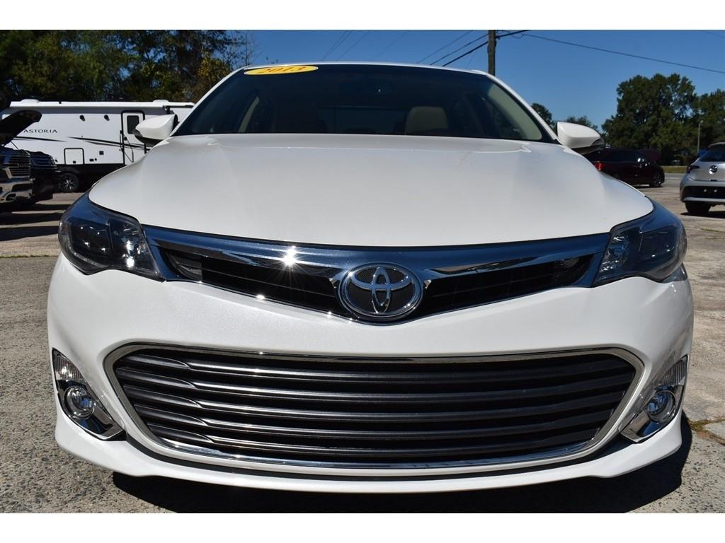 Toyota Avalon 4dr Sdn XLE Premium (Natl) 2013