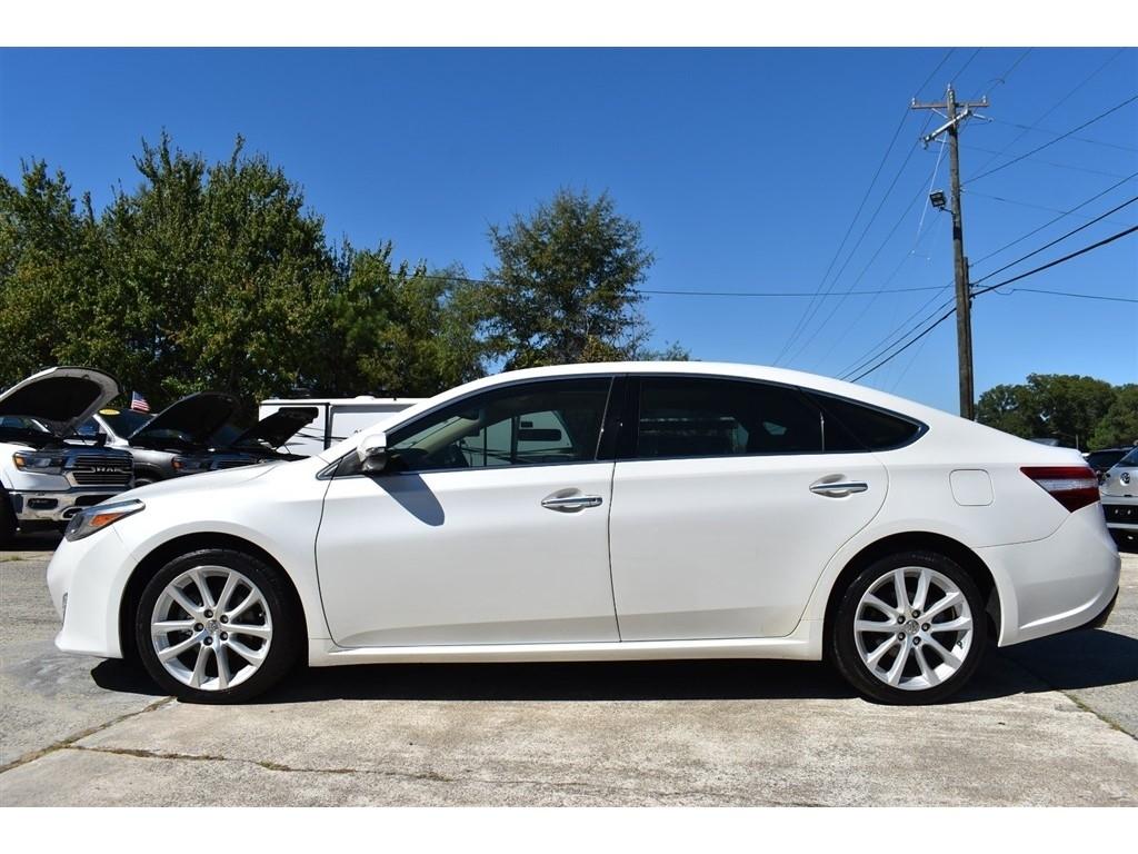 Toyota Avalon 4dr Sdn XLE Premium (Natl) 2013