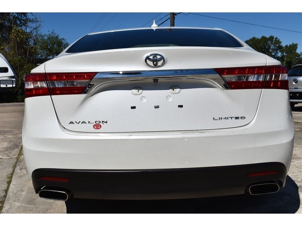 Toyota Avalon 4dr Sdn XLE Premium (Natl) 2013