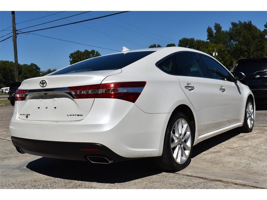 Toyota Avalon 4dr Sdn XLE Premium (Natl) 2013
