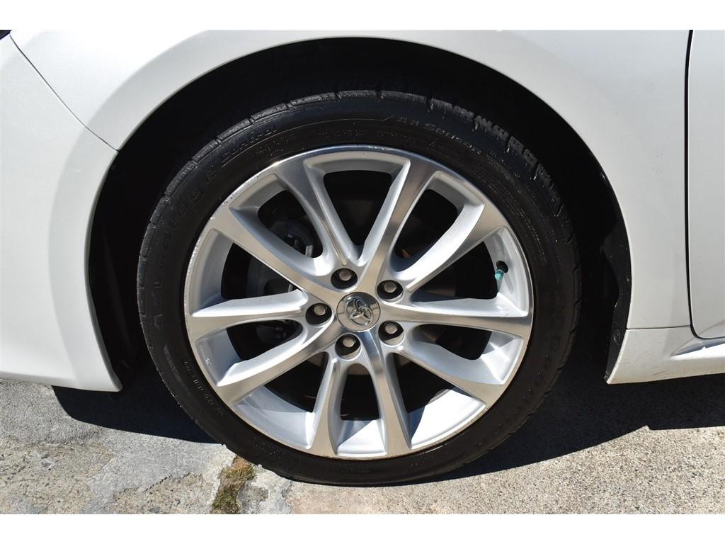 Toyota Avalon 4dr Sdn XLE Premium (Natl) 2013