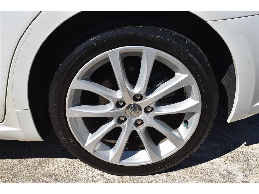 Toyota Avalon 4dr Sdn XLE Premium (Natl) 2013