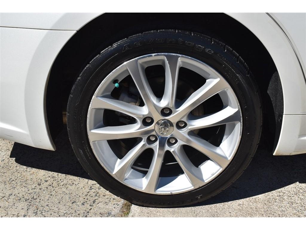 Toyota Avalon 4dr Sdn XLE Premium (Natl) 2013