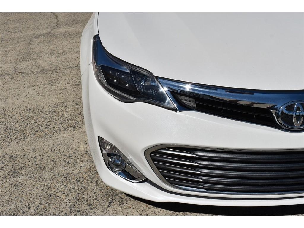 Toyota Avalon 4dr Sdn XLE Premium (Natl) 2013