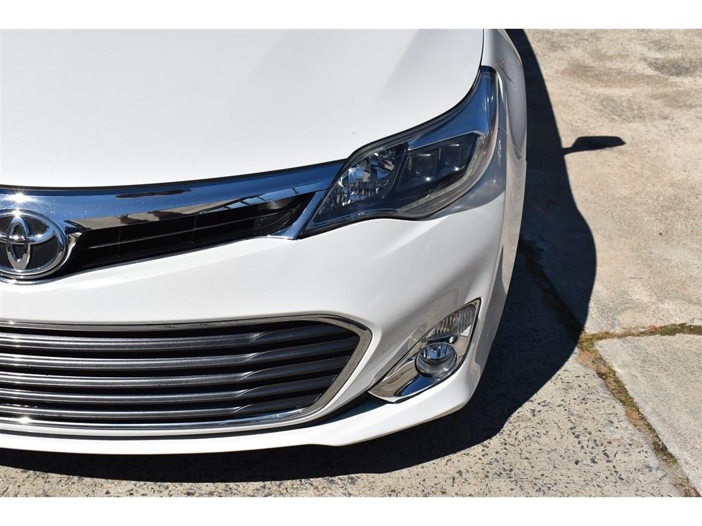 Toyota Avalon 4dr Sdn XLE Premium (Natl) 2013