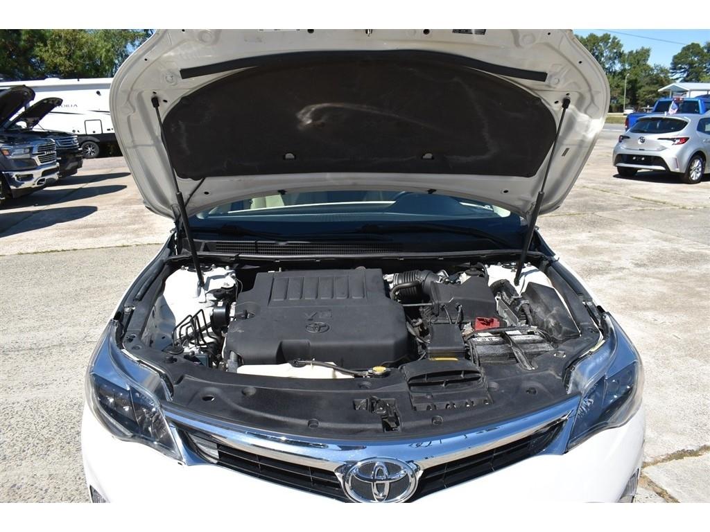 Toyota Avalon 4dr Sdn XLE Premium (Natl) 2013