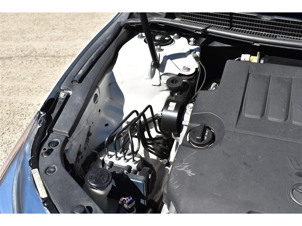 Toyota Avalon 4dr Sdn XLE Premium (Natl) 2013
