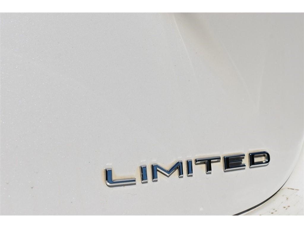 Toyota Avalon 4dr Sdn XLE Premium (Natl) 2013