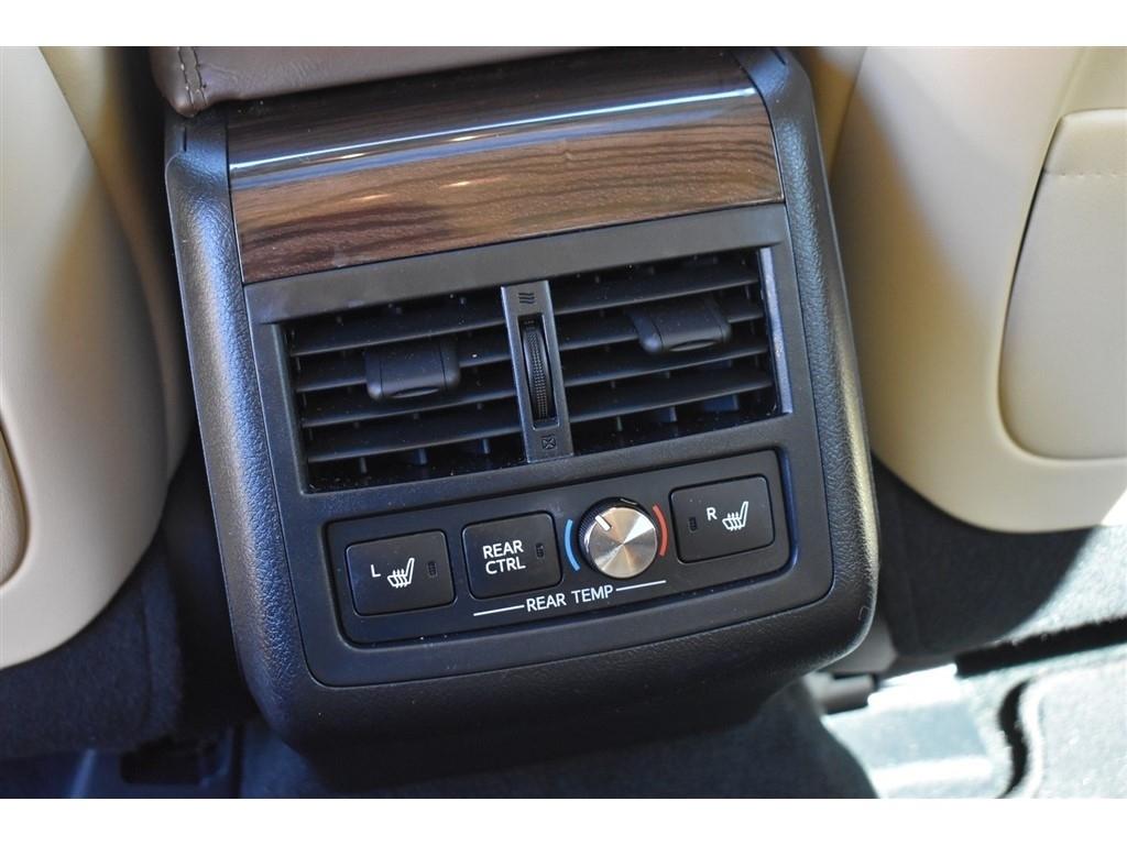 Toyota Avalon 4dr Sdn XLE Premium (Natl) 2013