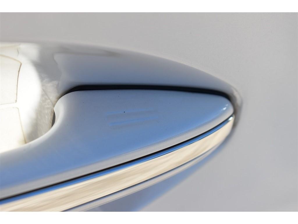 Toyota Avalon 4dr Sdn XLE Premium (Natl) 2013