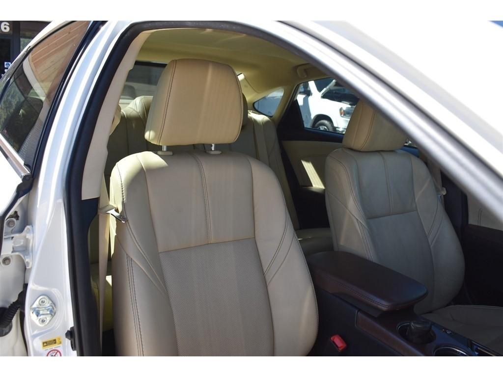 Toyota Avalon 4dr Sdn XLE Premium (Natl) 2013