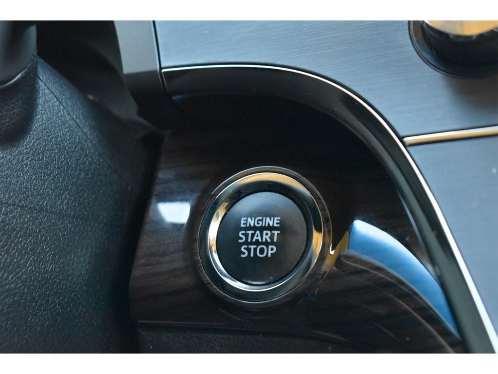 Toyota Avalon 4dr Sdn XLE Premium (Natl) 2013