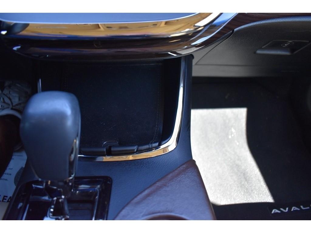Toyota Avalon 4dr Sdn XLE Premium (Natl) 2013