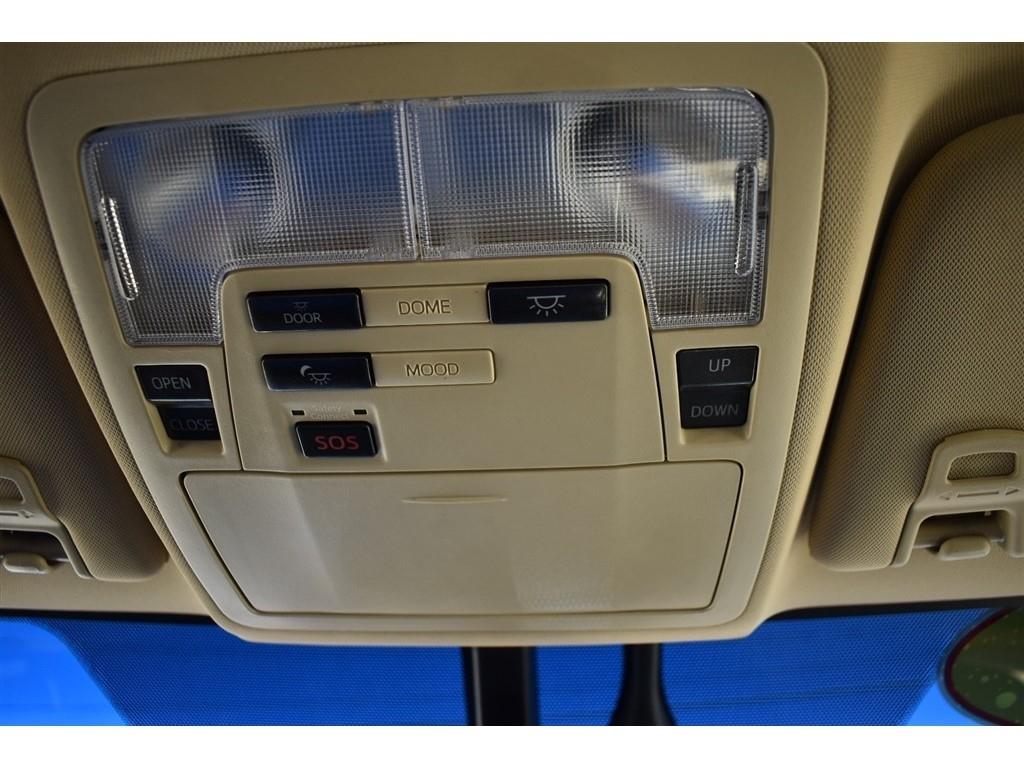 Toyota Avalon 4dr Sdn XLE Premium (Natl) 2013