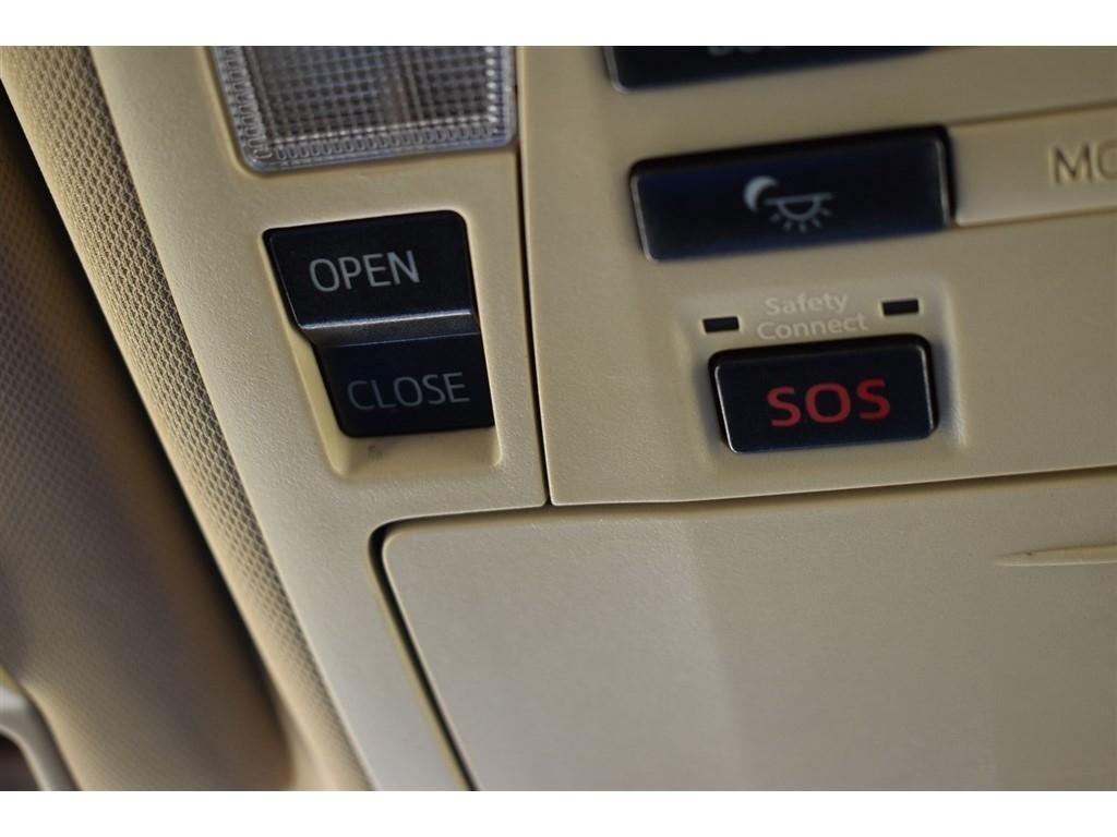 Toyota Avalon 4dr Sdn XLE Premium (Natl) 2013