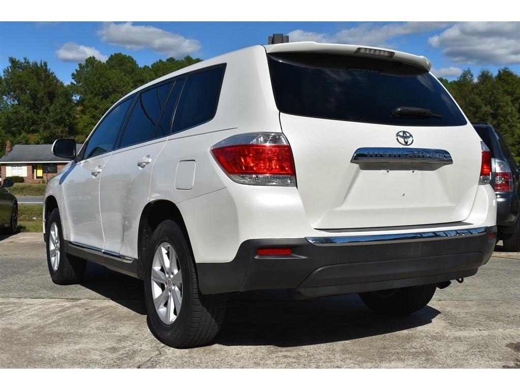 Toyota Highlander FWD 4dr I4 (Natl) 2012