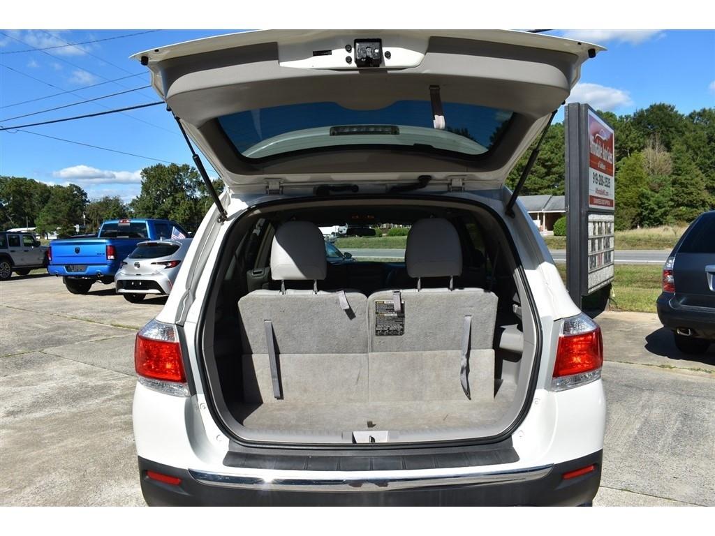 Toyota Highlander FWD 4dr I4 (Natl) 2012