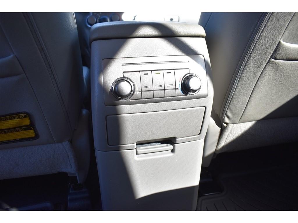 Toyota Highlander FWD 4dr I4 (Natl) 2012