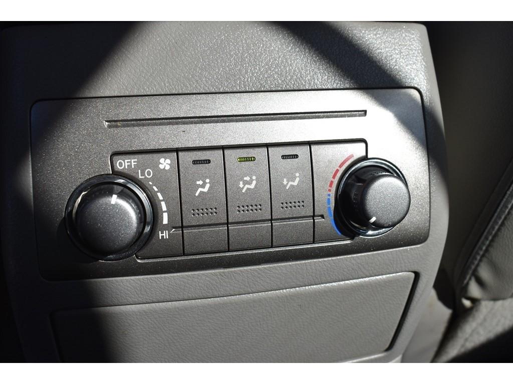 Toyota Highlander FWD 4dr I4 (Natl) 2012
