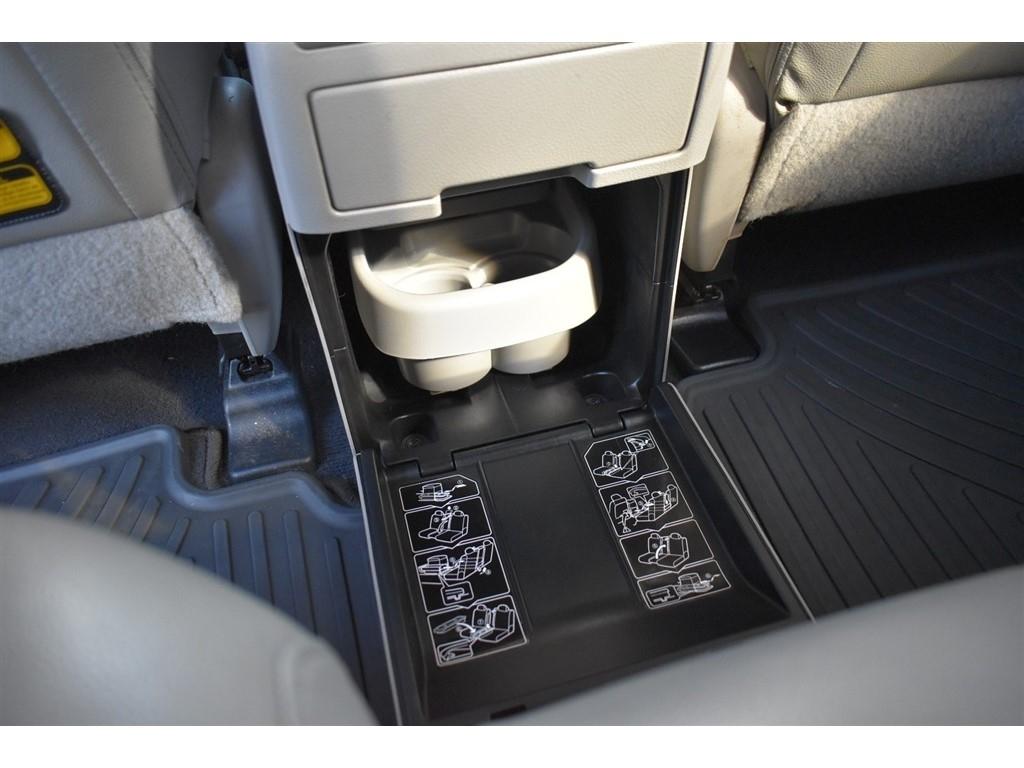 Toyota Highlander FWD 4dr I4 (Natl) 2012