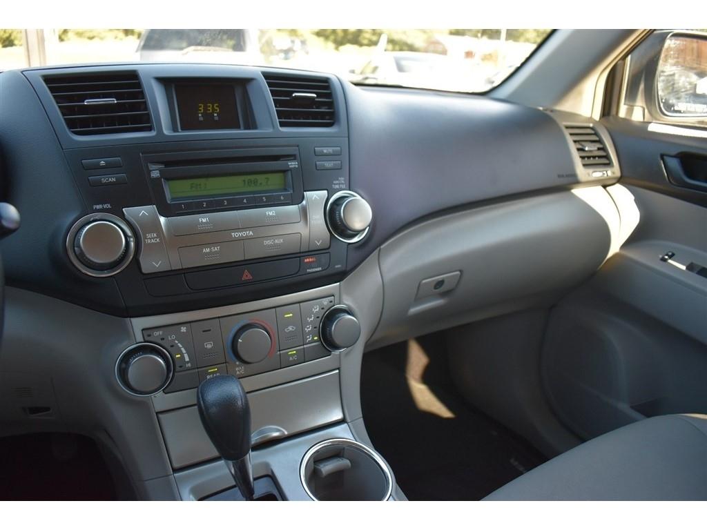 Toyota Highlander FWD 4dr I4 (Natl) 2012