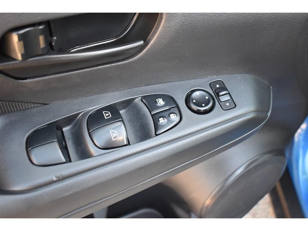 Nissan Kicks Play S FWD 2025