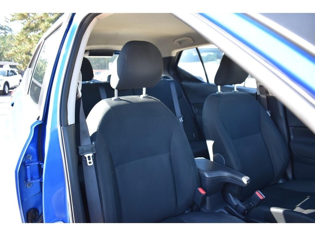 Nissan Kicks Play S FWD 2025