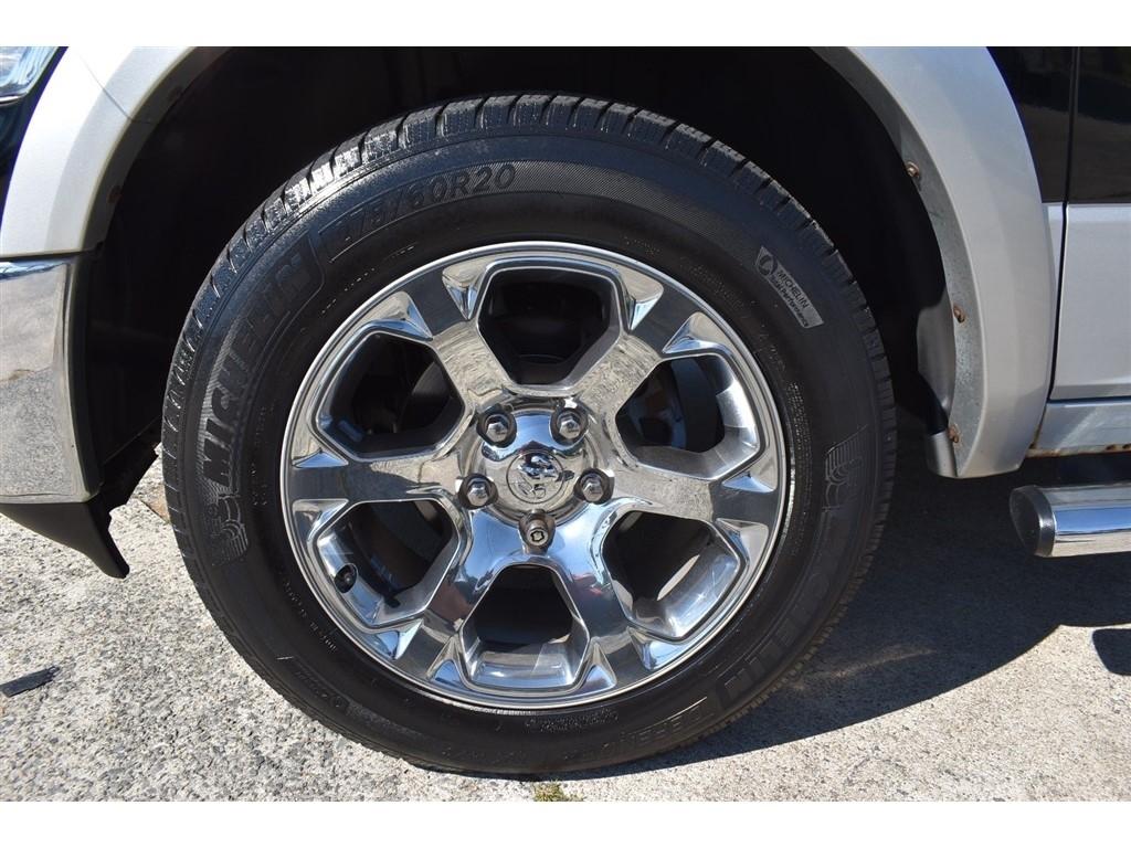RAM 1500 4WD Quad Cab 140.5" Laramie 2013