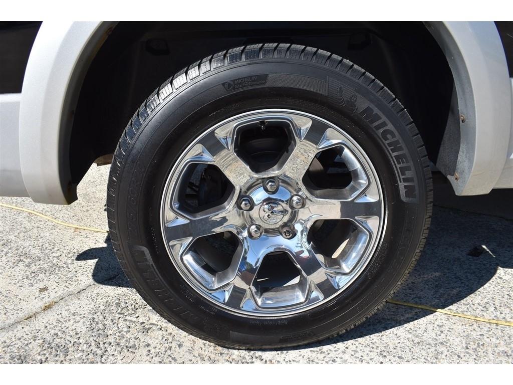 RAM 1500 4WD Quad Cab 140.5" Laramie 2013