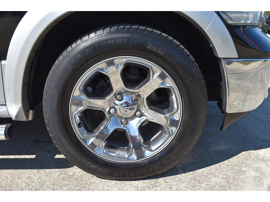 RAM 1500 4WD Quad Cab 140.5" Laramie 2013