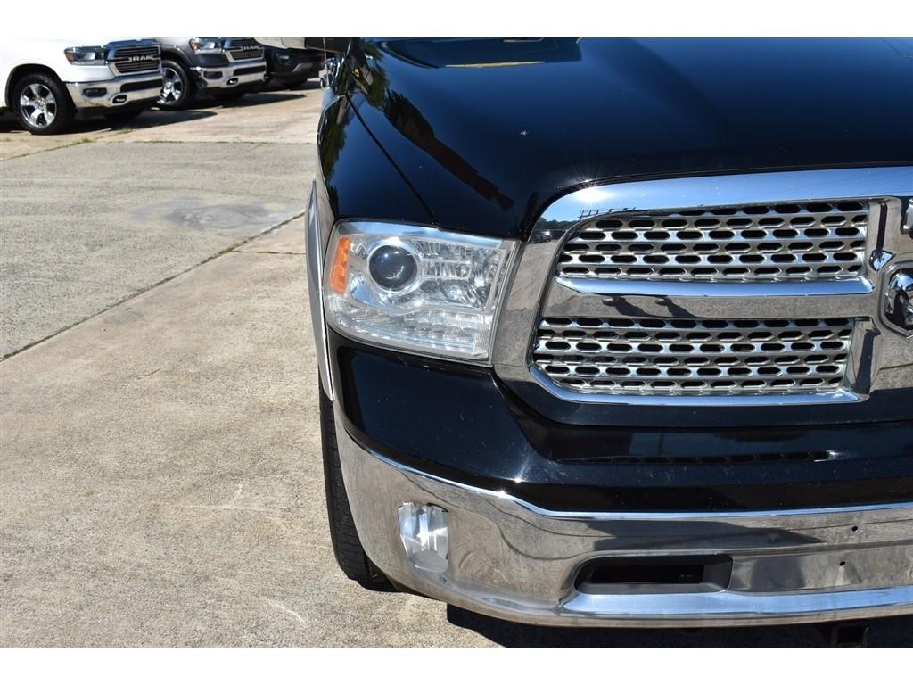 RAM 1500 4WD Quad Cab 140.5" Laramie 2013