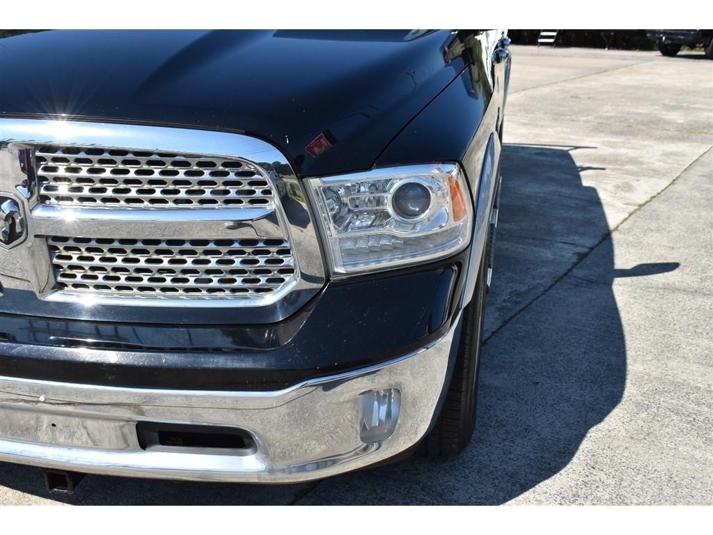 RAM 1500 4WD Quad Cab 140.5" Laramie 2013