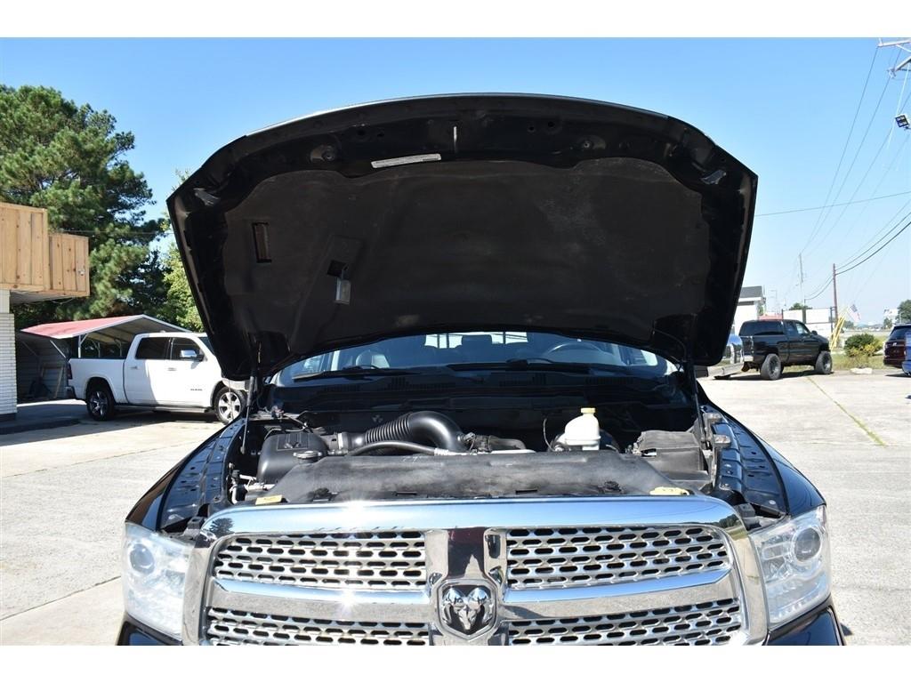 RAM 1500 4WD Quad Cab 140.5" Laramie 2013