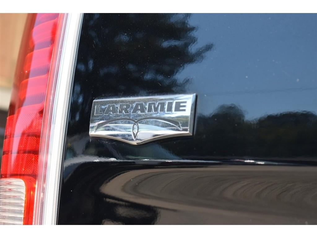 RAM 1500 4WD Quad Cab 140.5" Laramie 2013