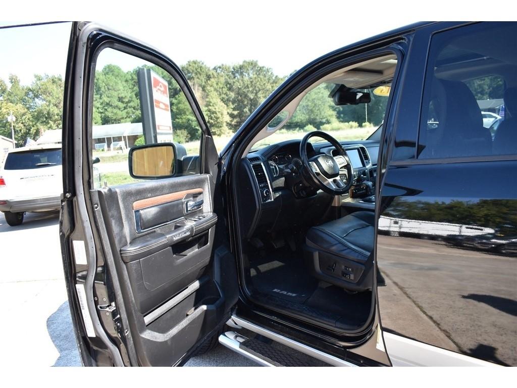 RAM 1500 4WD Quad Cab 140.5" Laramie 2013